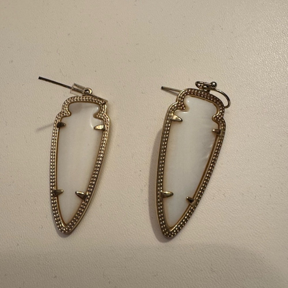 Kendra Scott white earrings with box